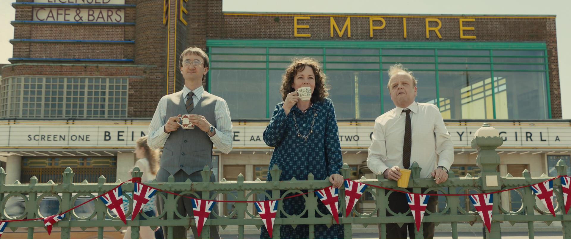 empire-of-light_capture10.jpg (196 KB)